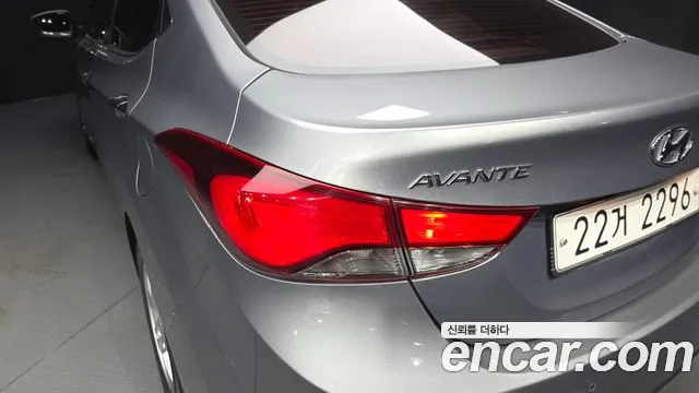 Hyundai Avante — фото 23