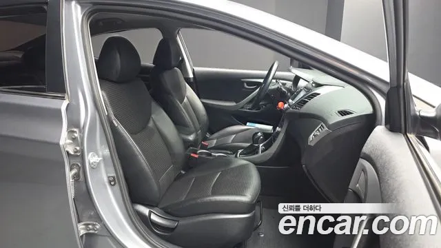 Hyundai Avante — фото 26