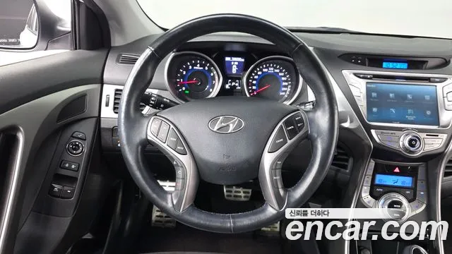 Hyundai Avante — фото 12