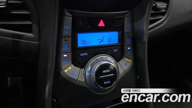 Hyundai Avante — фото 18