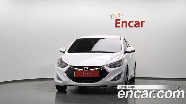 Hyundai Avante — фото 3