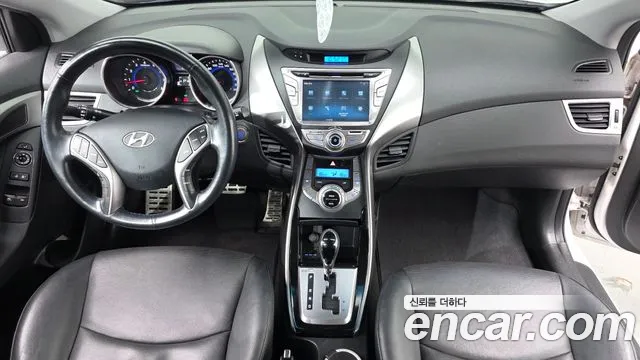 Hyundai Avante — фото 7