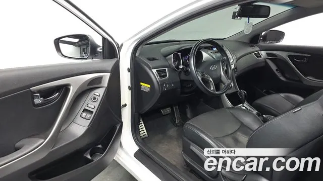 Hyundai Avante — фото 10