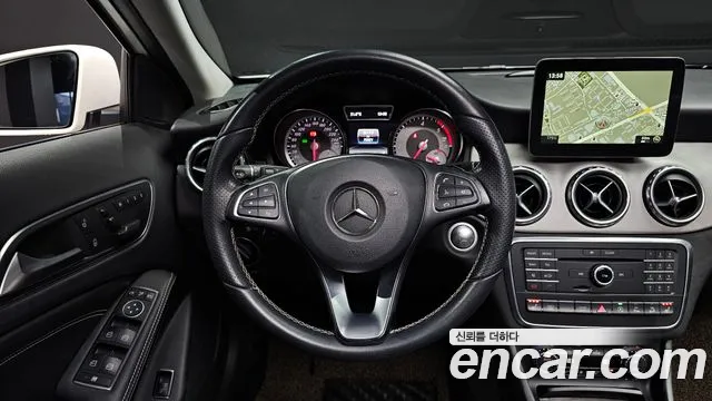 Mercedes-Benz GLA-Class — фото 13