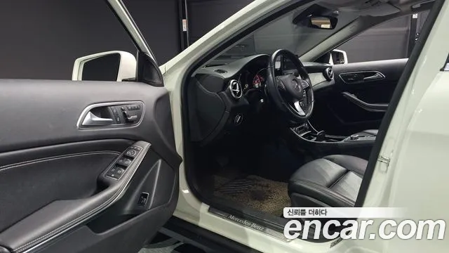 Mercedes-Benz GLA-Class — фото 10