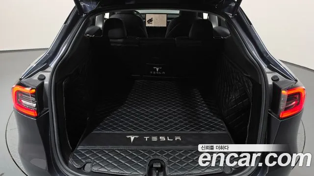 Tesla Model Y — фото 17