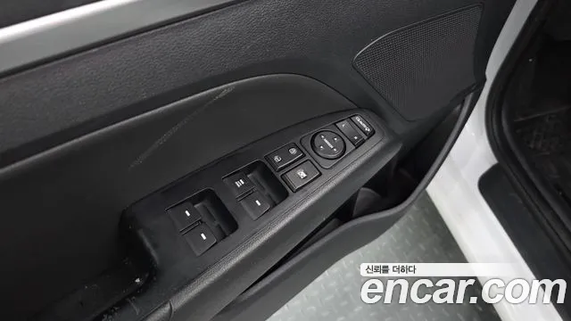 Hyundai Avante — фото 27