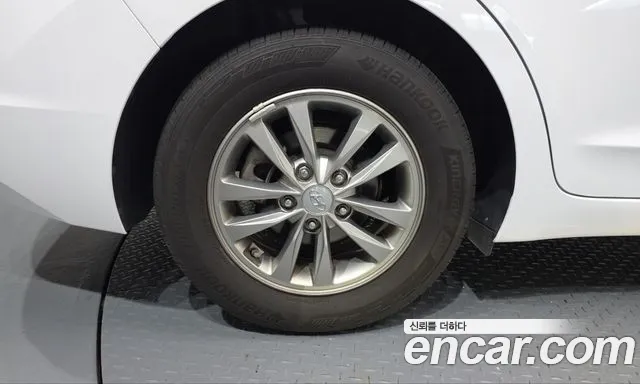 Hyundai Avante — фото 4