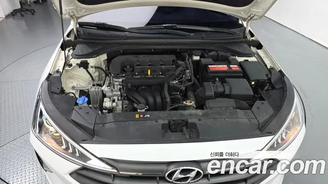 Hyundai Avante — фото 5