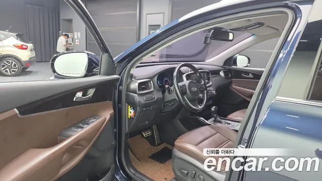 Kia Sorento — фото 10