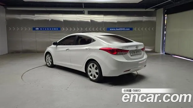 Hyundai Avante — фото 6
