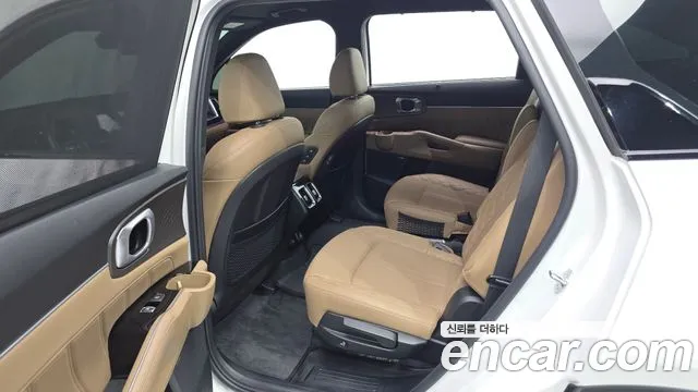 Kia Sorento — фото 12