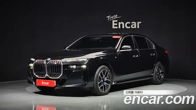 BMW 7-Series — фото 1