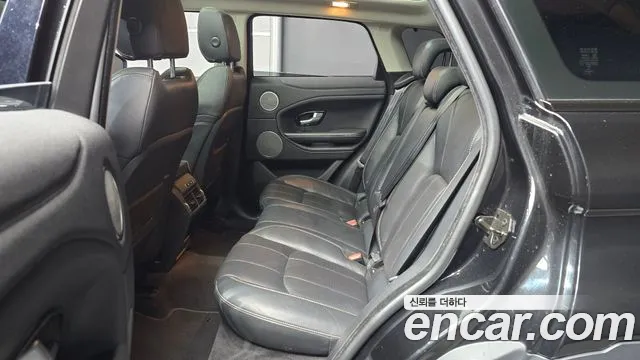 Land Rover Range Rover Evoque — фото 11