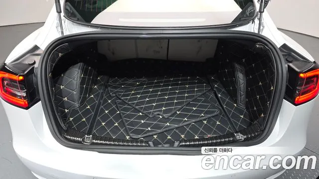 Tesla Model 3 — фото 15