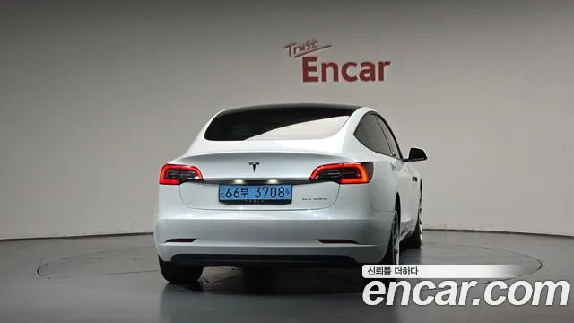 Tesla Model 3 — фото 3
