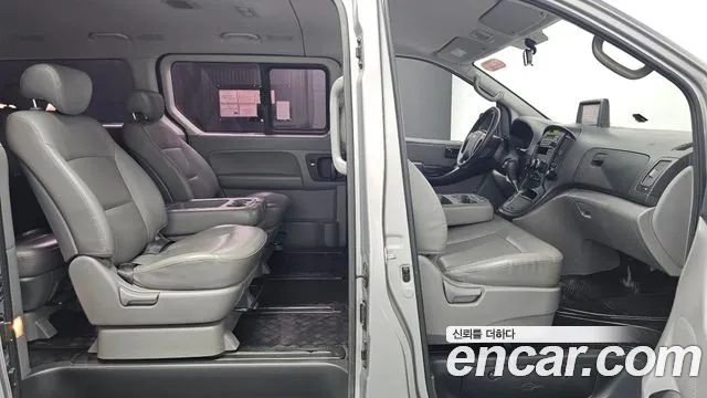 Hyundai Starex — фото 26