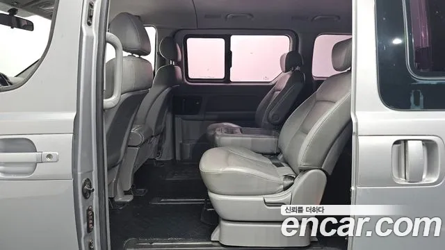 Hyundai Starex — фото 10