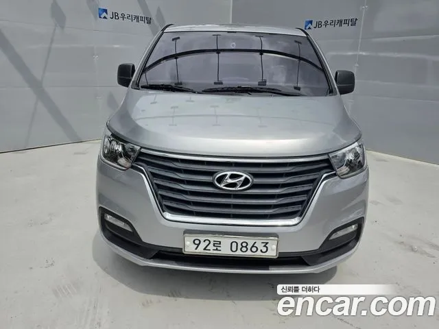 Hyundai Starex — фото 1