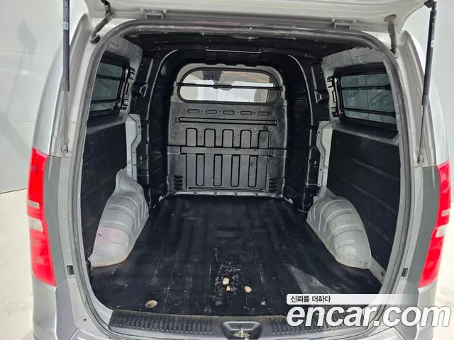 Hyundai Starex — фото 12