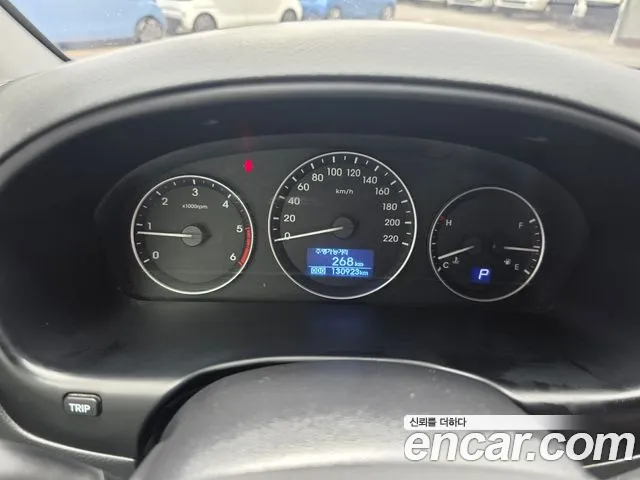 Hyundai Starex — фото 13
