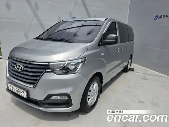 Hyundai Starex — фото 3