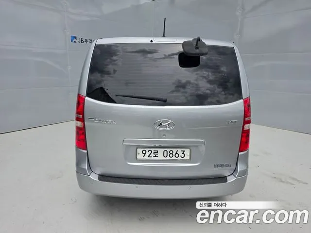 Hyundai Starex — фото 4