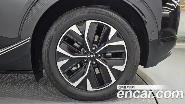 Kia EV6 — фото 21