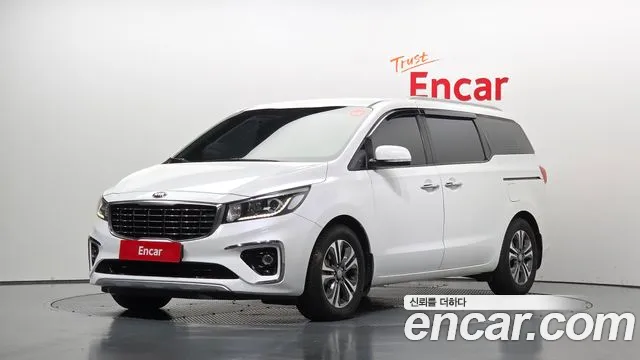 Kia Carnival — фото 1