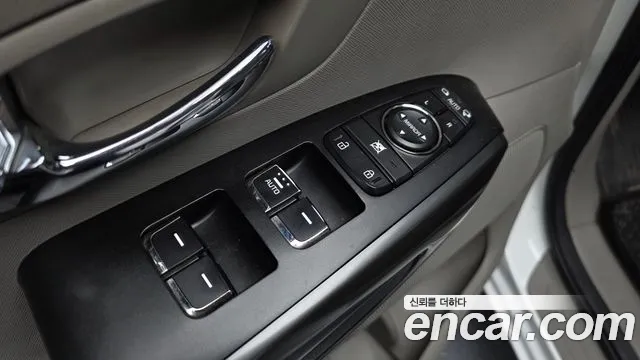 Kia Carnival — фото 19