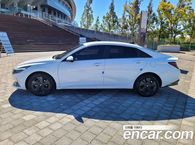 Hyundai Avante — фото 3
