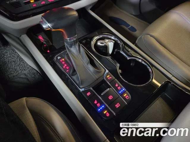 Kia Carnival — фото 16