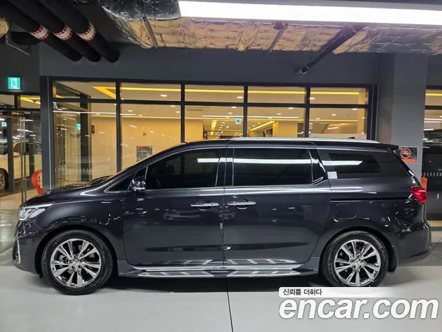 Kia Carnival — фото 5