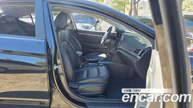 Hyundai Avante — фото 11