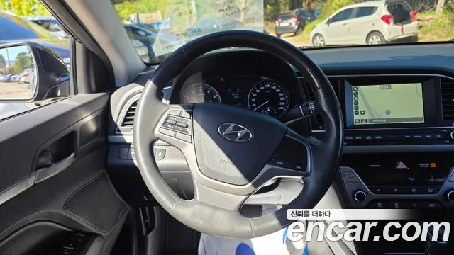 Hyundai Avante — фото 13