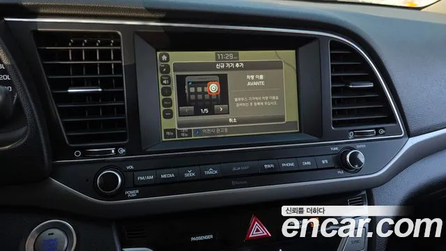 Hyundai Avante — фото 16