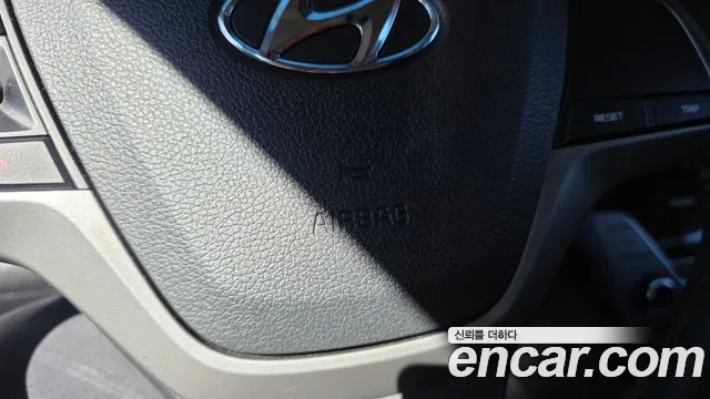 Hyundai Avante — фото 34