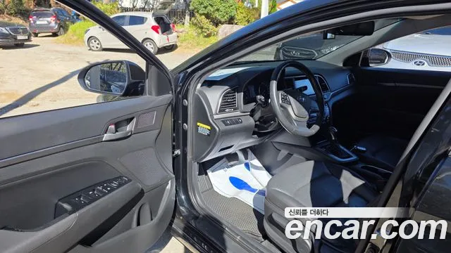 Hyundai Avante — фото 10