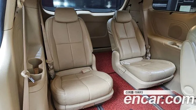 Kia Carnival — фото 13