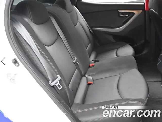 Hyundai Avante — фото 12