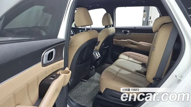 Kia Sorento — фото 11