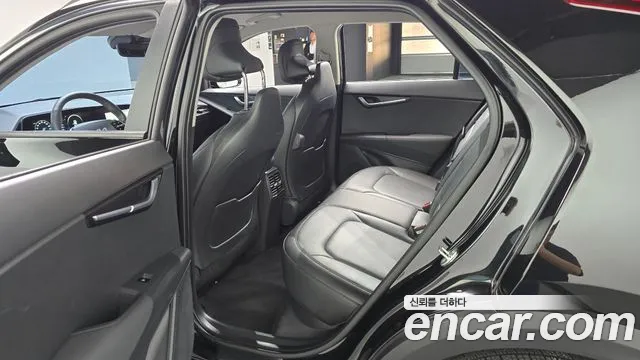 Kia Niro — фото 11