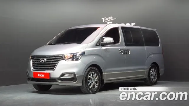 Hyundai Starex — фото 1