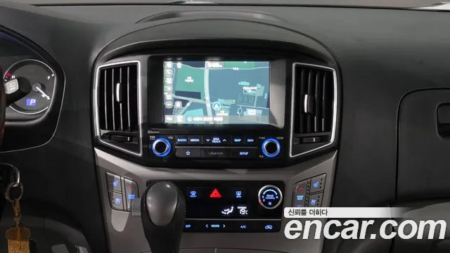 Hyundai Starex — фото 14