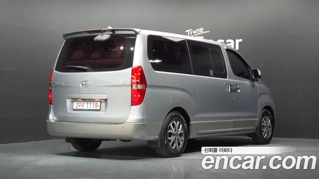Hyundai Starex — фото 2