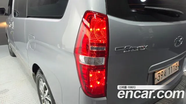 Hyundai Starex — фото 23