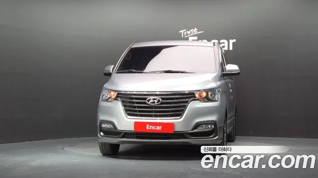 Hyundai Starex — фото 3