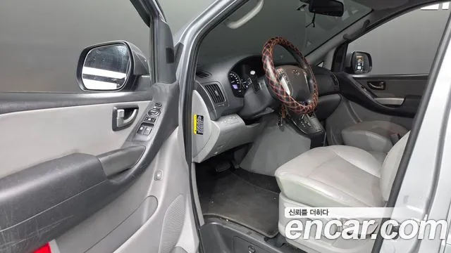 Hyundai Starex — фото 10