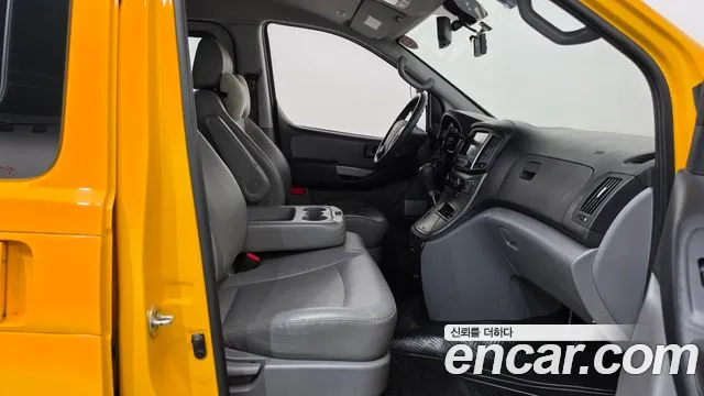 Hyundai Starex — фото 11