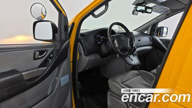 Hyundai Starex — фото 10